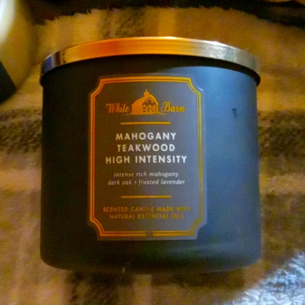 White barn candle